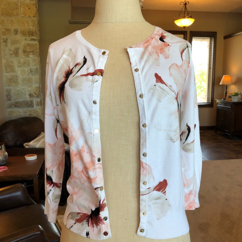 WHBM floral print designed button cardigan
